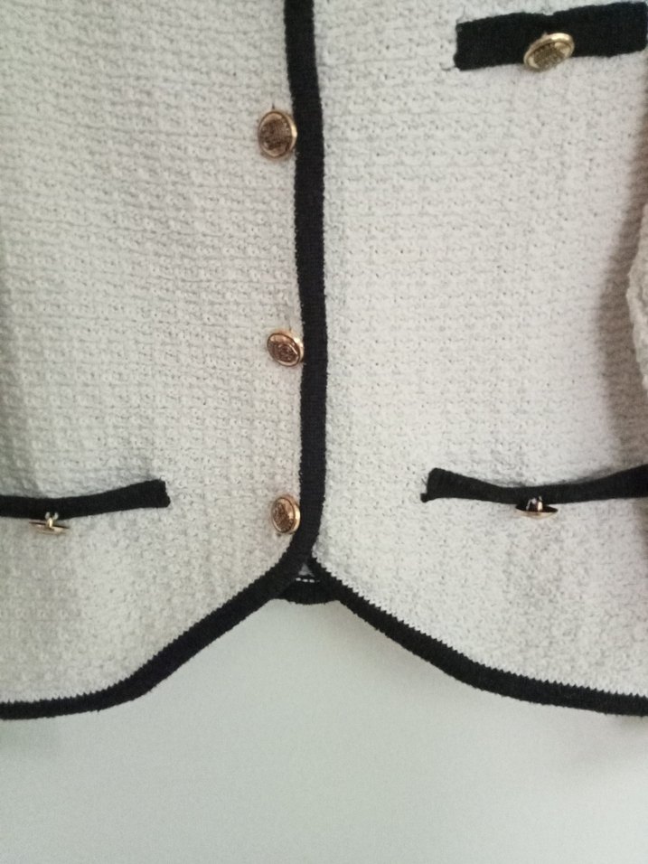 Düğmeli Beyaz Mini Vintage Hırka - Görsel 3