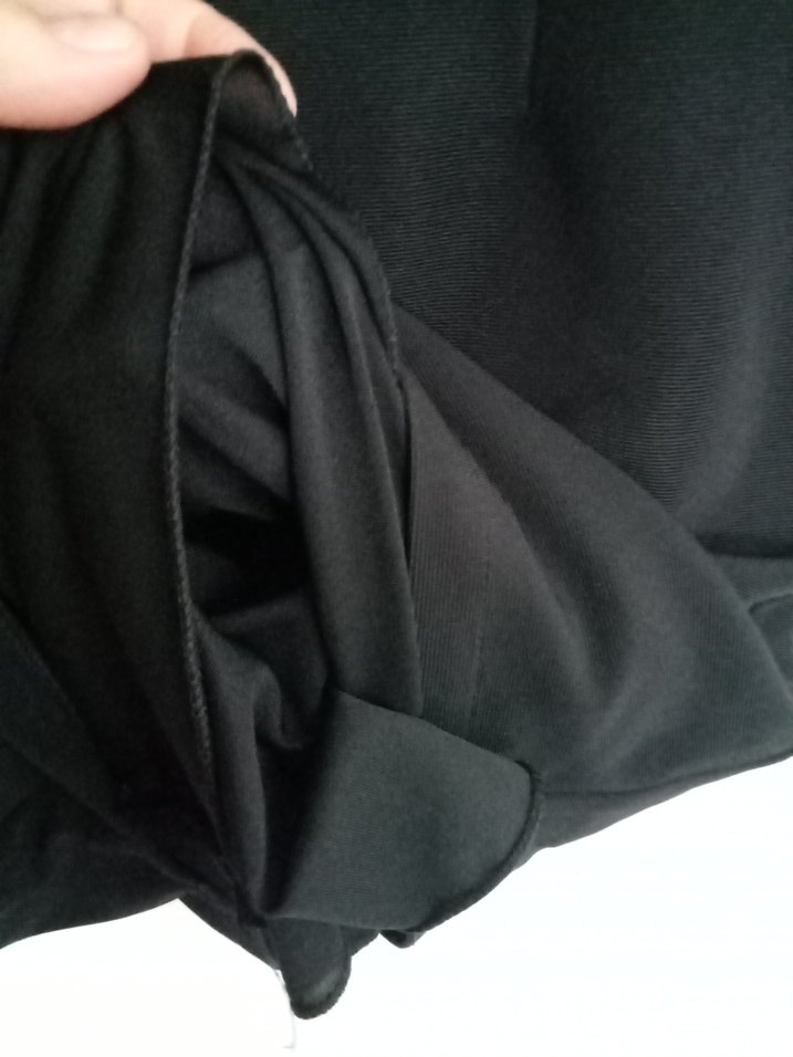 Siyah V Yaka Elbise - Görsel 4