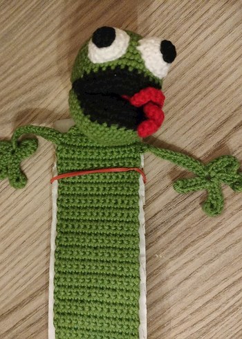 amigurumi el yapımı kurbağa kitap ayracı - Görsel 4