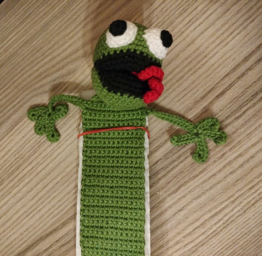 amigurumi el yapımı kurbağa kitap ayracı - Görsel 4