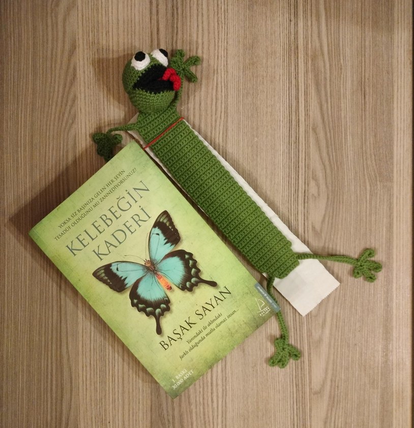 amigurumi el yapımı kurbağa kitap ayracı - Görsel 2