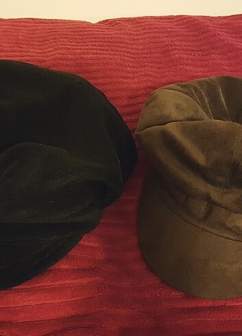 Accessorize iki adet kasket tipi şapka yepyeni...