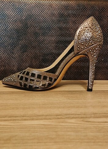 Bambi marka taşlı stiletto