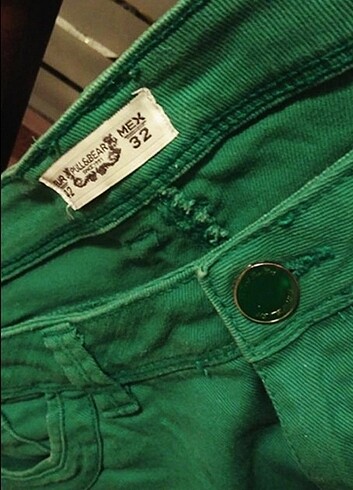 l Beden yeşil Renk Yeşil 32 beden Pull&Bear Şort