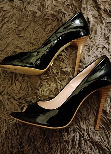 inci marka siyah rugan stiletto