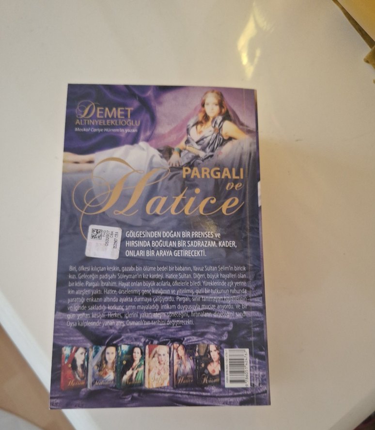 Pargalı ve Hatice - Demet Altınyeleklioğlu - Görsel 2
