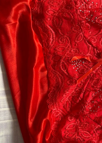 Kırmızı İşlemeli Mini İp Askılı Gecelik - Görsel 2