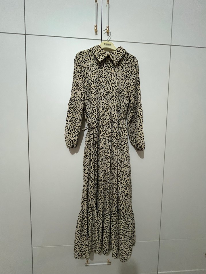 Bej Gri Zebra Desenli Uzun Kollu Uzun Elbise - Görsel 3