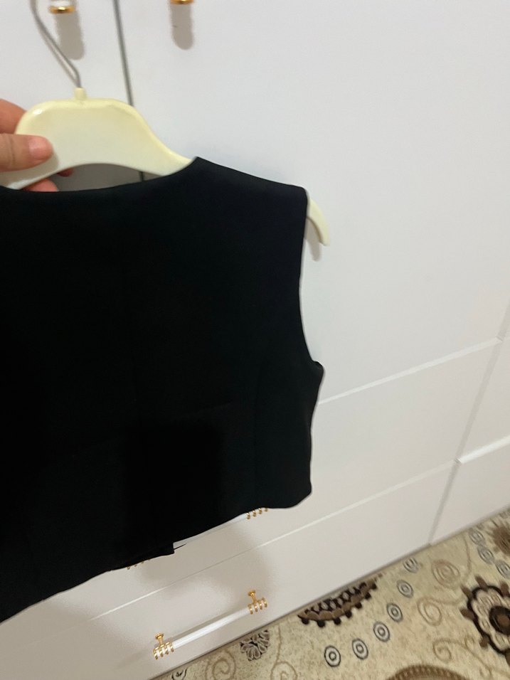 Siyah Düğmeli Kadın Yelek - Görsel 3