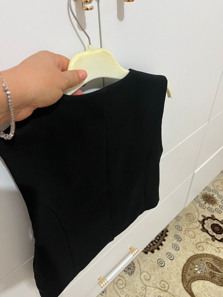 Siyah Düğmeli Kadın Yelek - Görsel 4