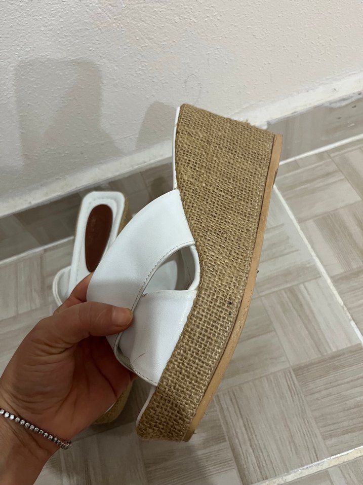 Beyaz Kadın Dolgu Topuklu Sandalet - Görsel 2