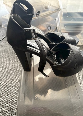 Tokalı Siyah Platform Topuklu Kadın Ayakkabı - Görsel 2