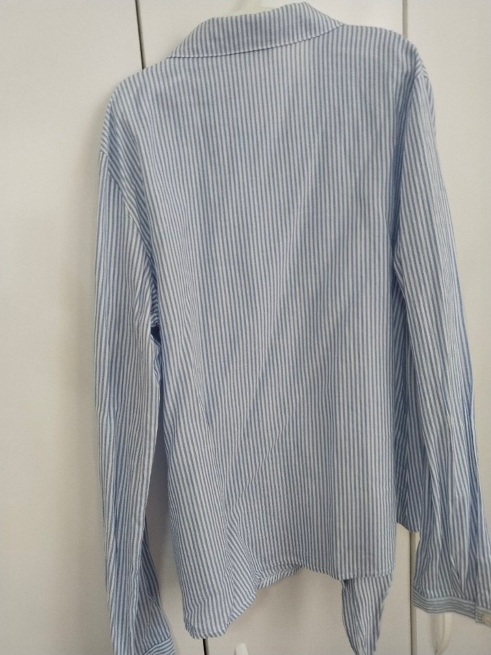 Düğmeli Mavi Çizgili Gömlek - Görsel 5