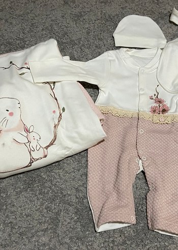 Bebek Kız Uzun Kollu Dantel Detaylı Takım - Görsel 2