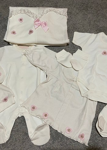 Nakışlı Beyaz Bebek Kız Hastane Çıkışı - Görsel 2