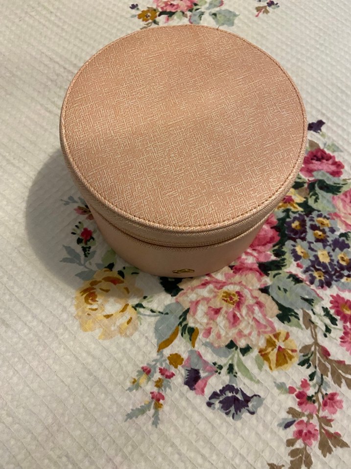 Bej Pastel Makyaj Organizeri Yuvarlak Kutulu - Görsel 3