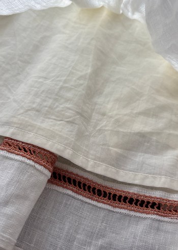 Beyaz Nakışlı Keten Pilili Midi Etek - Görsel 6