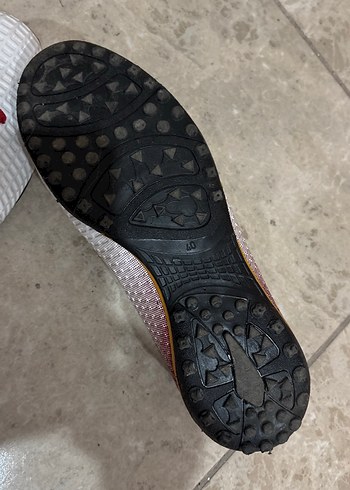 Galatasaraylı Beyaz Yılan Desenli Erkek Futbol Ayakkabısı - Görsel 5