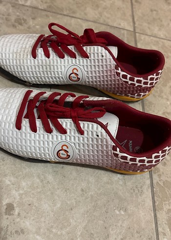 Galatasaraylı Beyaz Yılan Desenli Erkek Futbol Ayakkabısı - Görsel 7