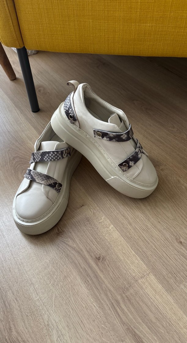 Yılan Desenli krem Kadın Spor Ayakkabı - Görsel 5