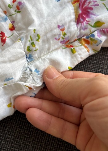 Çiçek Desenli askılı elbise - Görsel 4