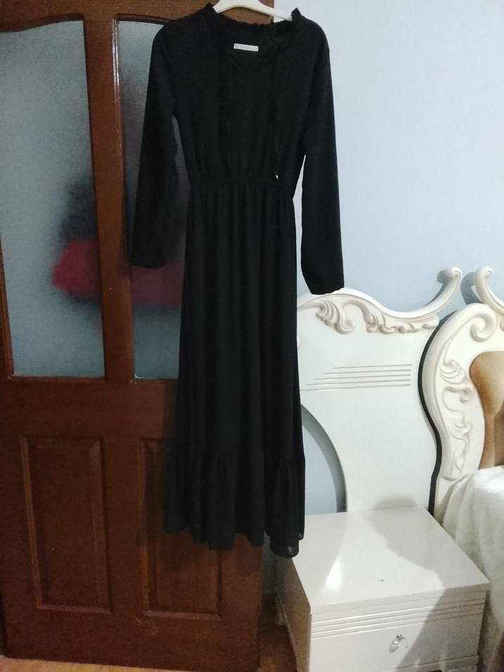 Uzun Kollu Siyah Fırfirli elbise - Görsel 2