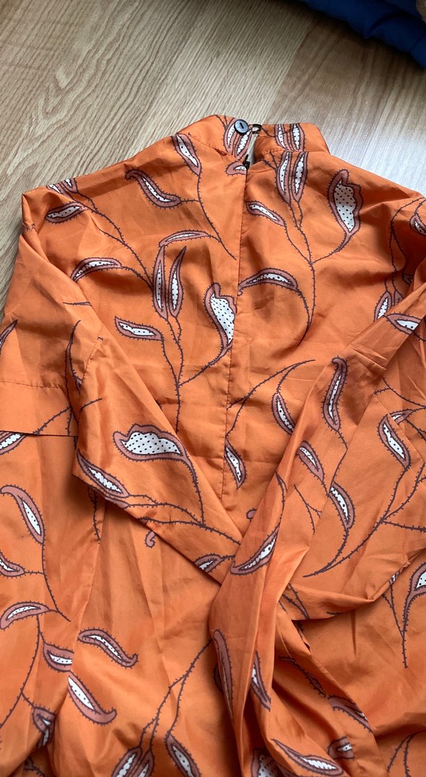 Turuncu Kadın 
Haşema - Görsel 4