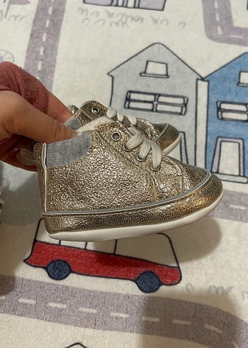 Parlak Altın Renkli Yılan Desenli İlk Adım Ayakkabısı - Görsel 2