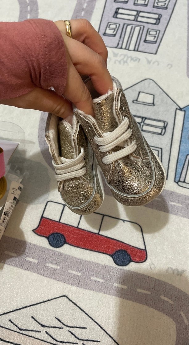 Parlak Altın Renkli Yılan Desenli İlk Adım Ayakkabısı - Görsel 4