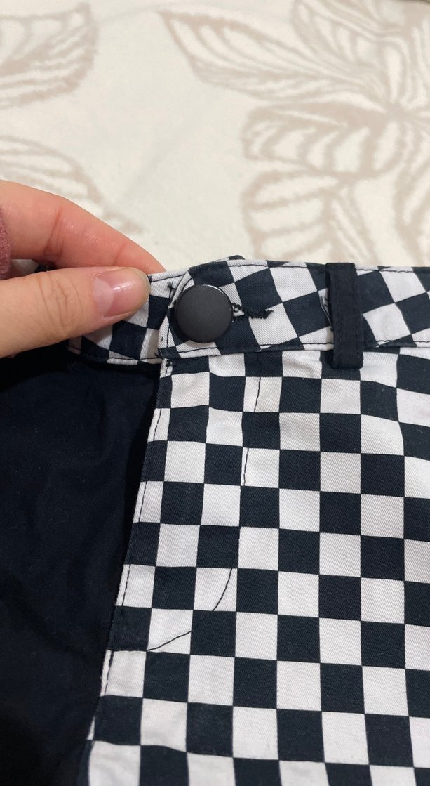 Siyah Beyaz Kareli Kemerli Erkek Şort - Görsel 2