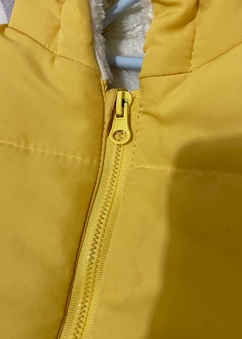 Sarı Kapüşonlu Erkek Çocuk Mont - Görsel 3