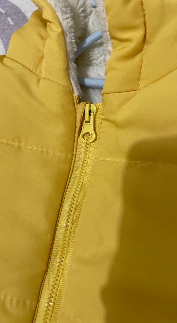 Sarı Kapüşonlu Erkek Çocuk Mont - Görsel 3