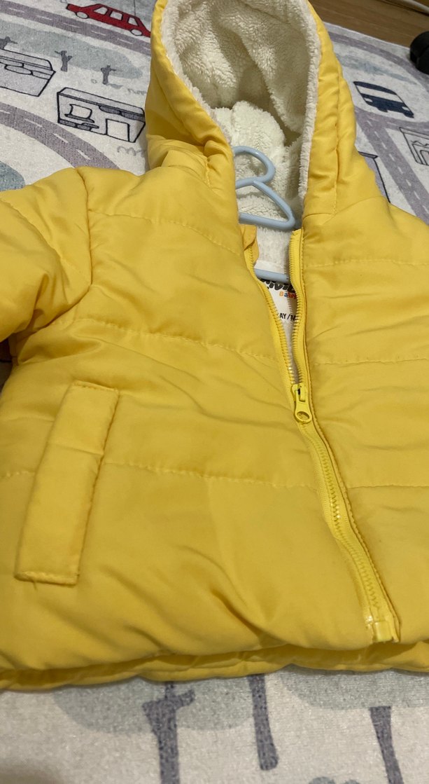 Sarı Kapüşonlu Erkek Çocuk Mont - Görsel 2