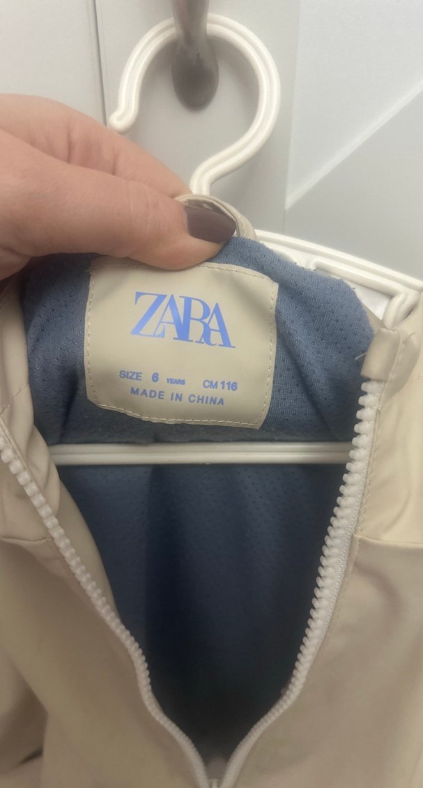 Kapüşonlu Kız Çocuk Bej Yağmurluk - Görsel 4