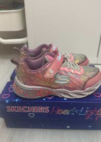 Skechers ilikli taban spor ayakkabı - Görsel 3