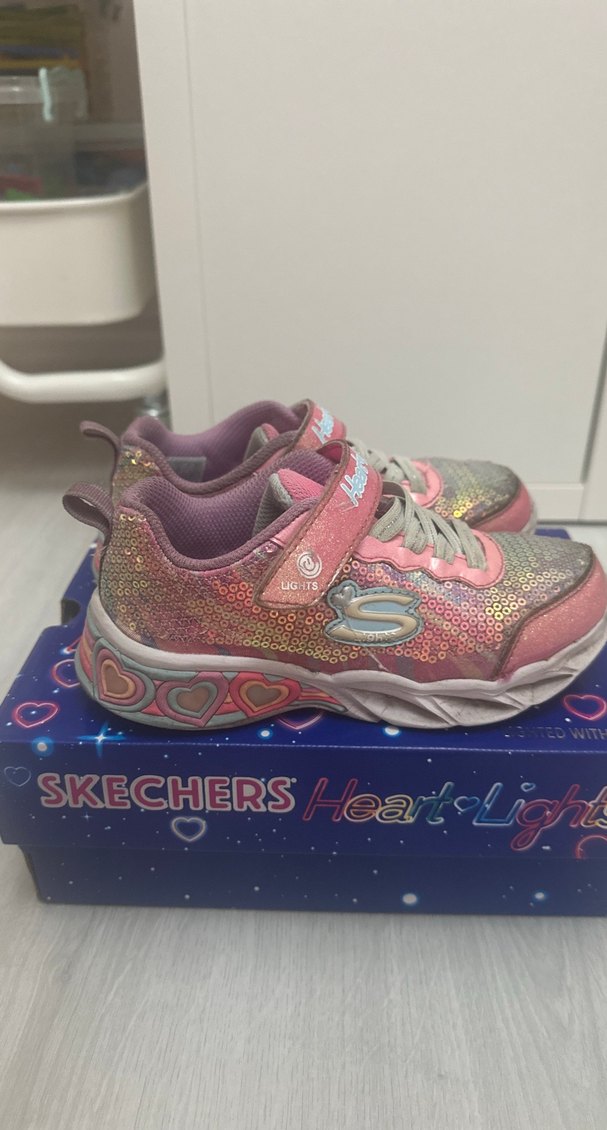 Skechers ilikli taban spor ayakkabı - Görsel 3