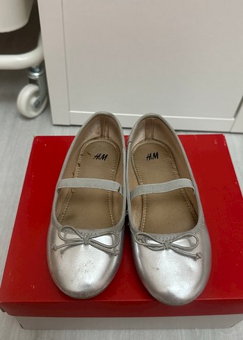 H&M gümüş rengi  Kız Çocuk Babet fiyonklu - Görsel 4