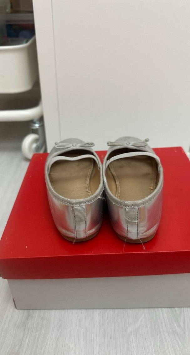 H&M gümüş rengi  Kız Çocuk Babet fiyonklu - Görsel 3