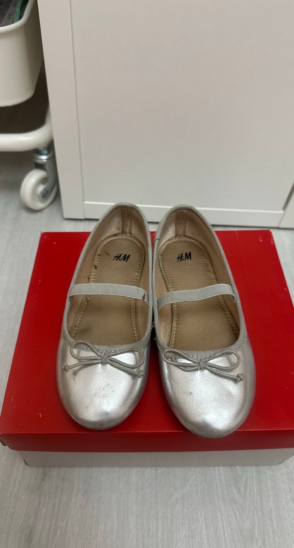 H&M gümüş rengi  Kız Çocuk Babet fiyonklu - Görsel 4