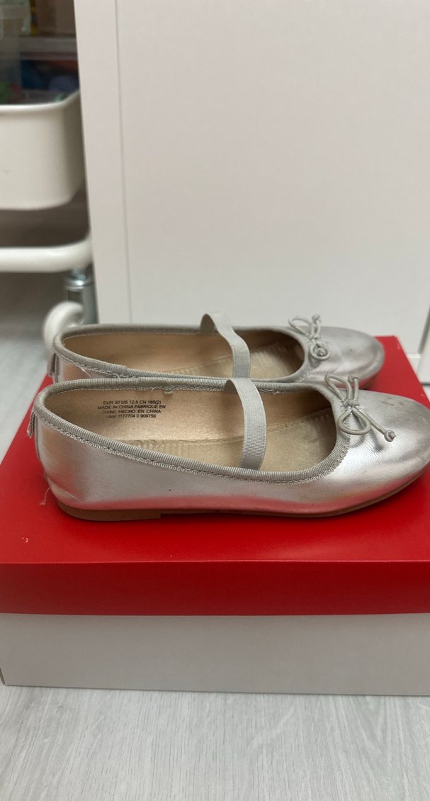 H&M gümüş rengi  Kız Çocuk Babet fiyonklu - Görsel 2