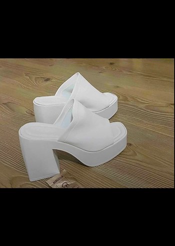 Beyaz Platform Topuklu Kadın Terlik - Görsel 2