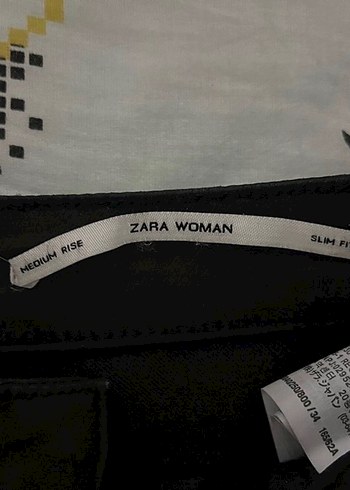 Siyah düşük bel Deri Şort - Görsel 3