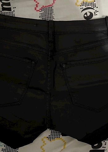 Siyah düşük bel Deri Şort - Görsel 2