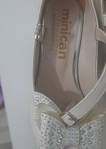 Klasik Beyaz Fiyonk Detaylı Kız Çocuk Ayakkabısı - Görsel 4