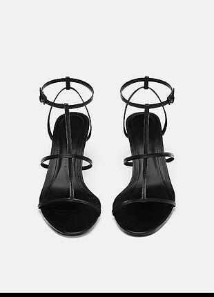 ZARA İNCE BANTLI TOPUKLU SANDALET