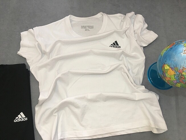 Adidas t-shirt