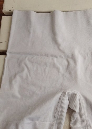 Beyaz Pamuklu Hamile Midi Şort - Görsel 3