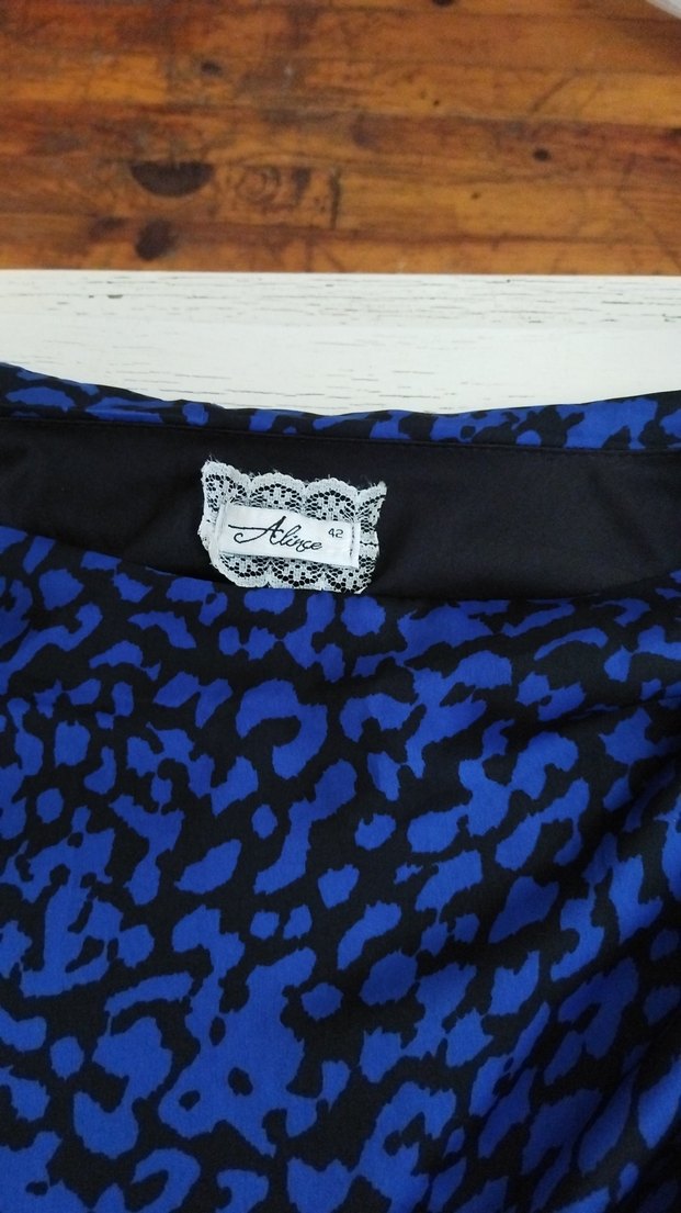 Mavi Drapeli Bağlama Desenli Uzun Hamile Eteği - Görsel 2