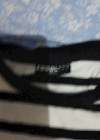 Kadın Siyah Beyaz Çizgili Kısa Kollu Tişört - Görsel 5