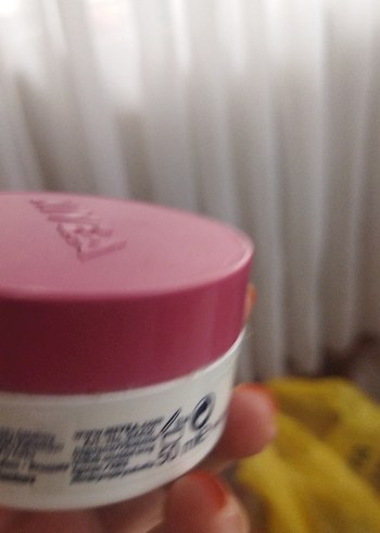 Nivea Gül Özlü Nemlendirici El Kremi - Görsel 2